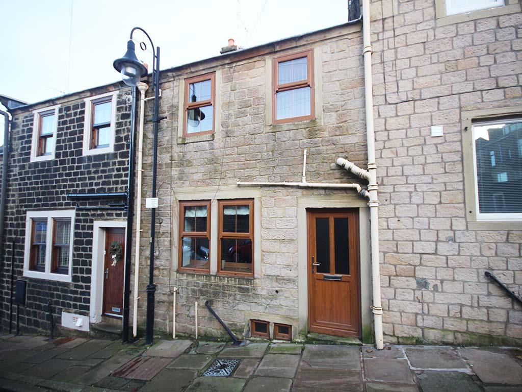 2 bedroom terraced house To Let in Colne - Main Image